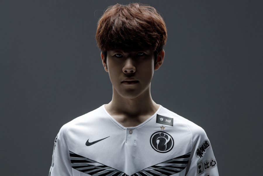 CBA全明星正赛-邹雨宸获MVP 北区大胜南区张宁谈MVP“拱手相让”：对得起来看我们球的人名宿投篮赛：朱芳雨14中12宝刀不老 南方队轻取北方队